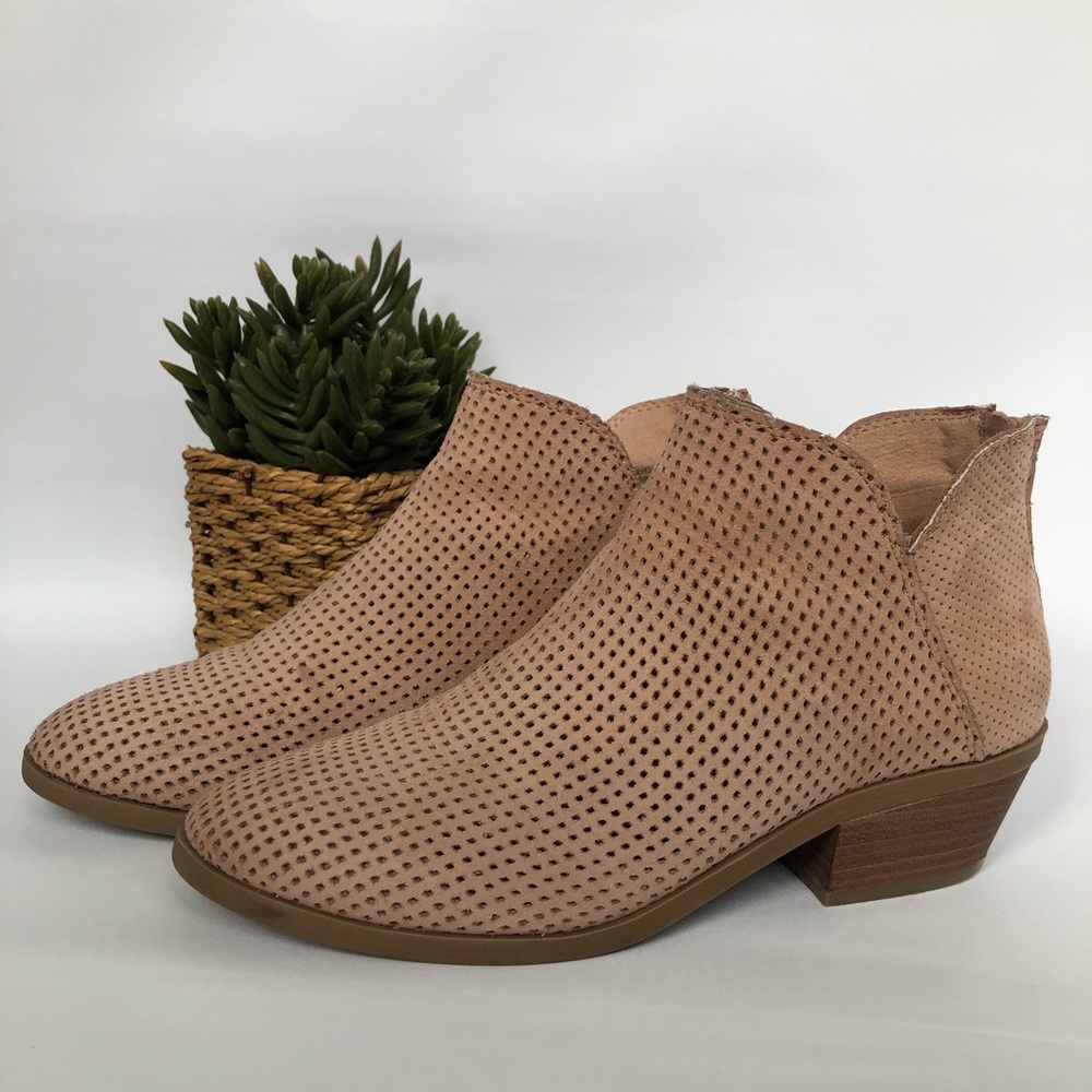 DOLCETTA “Doris” Ankle Bootie in Blush Rose